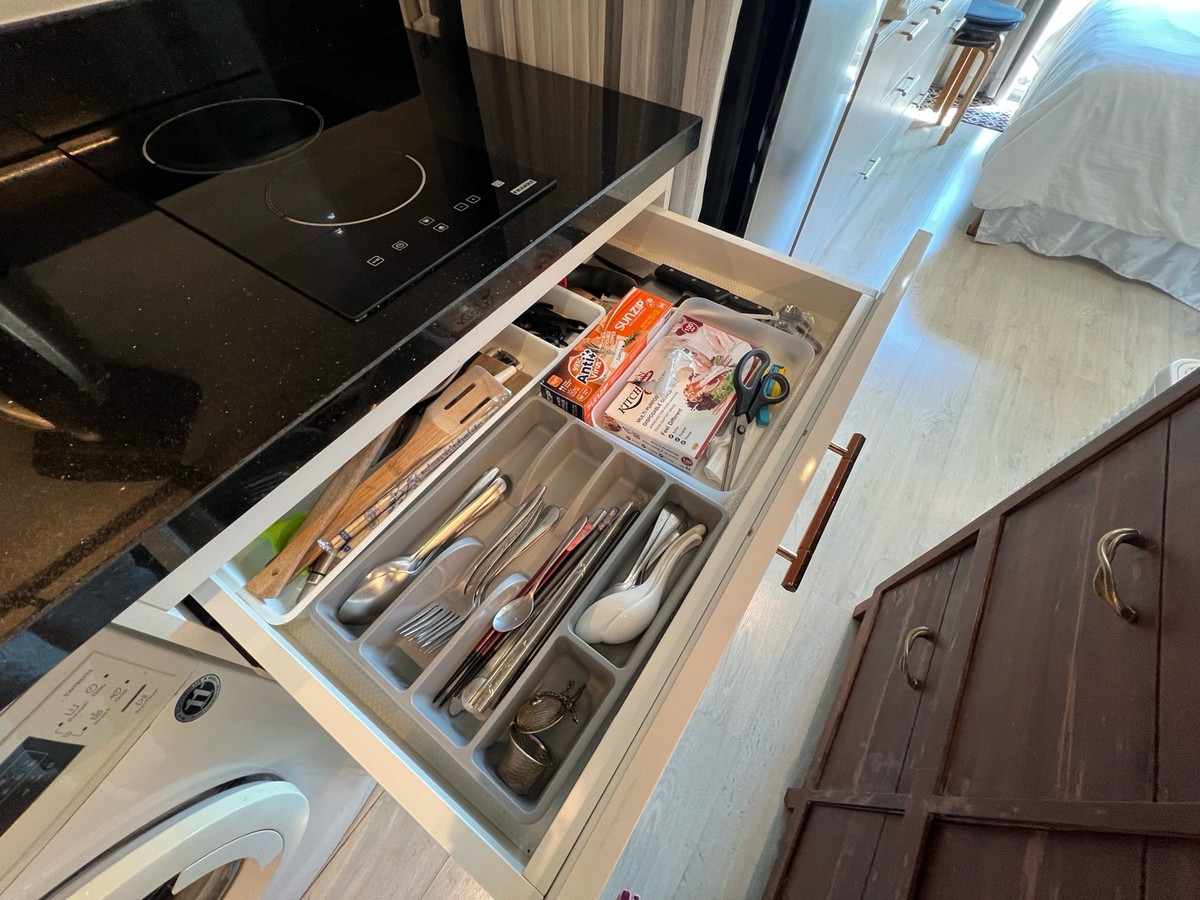 For RentCondoOnnut, Udomsuk : 🔥For Rent Now🔥 Ideo Mobi Sukhumvit 81, luxuriously decorated unit with beautiful view, fully furnished and ready to move in. Near BTS On Nut station.