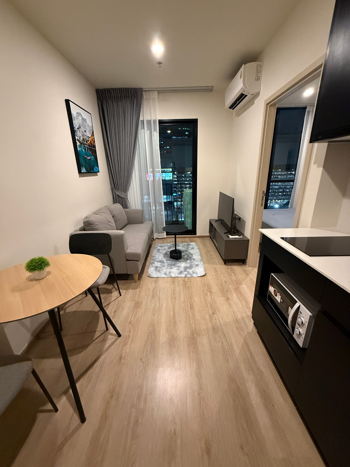 For RentCondoRama9, Petchburi, RCA : 🔥For Rent Now🔥 Noble New District R9, brand new condo, fully furnished and ready to move in, near MRT Rama 9.