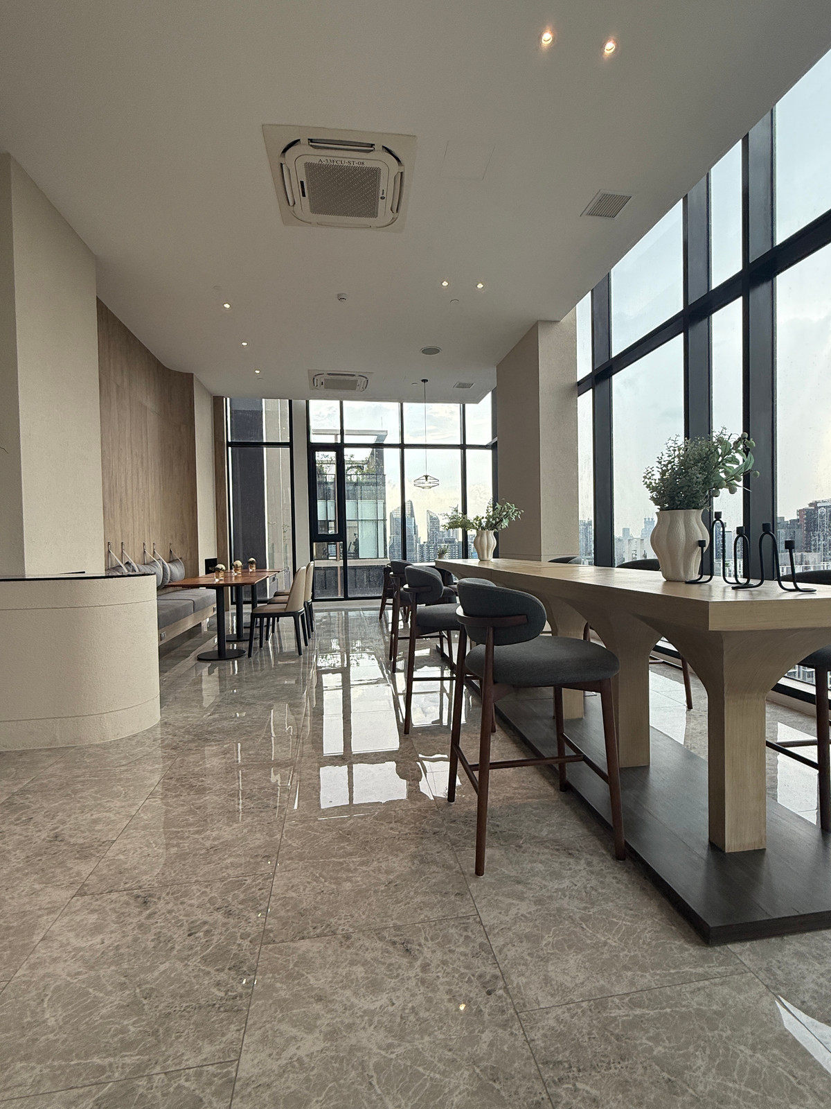 For RentCondoRama9, Petchburi, RCA : 🔥For Rent Now🔥 Noble New District R9, brand new condo, fully furnished and ready to move in, near MRT Rama 9.