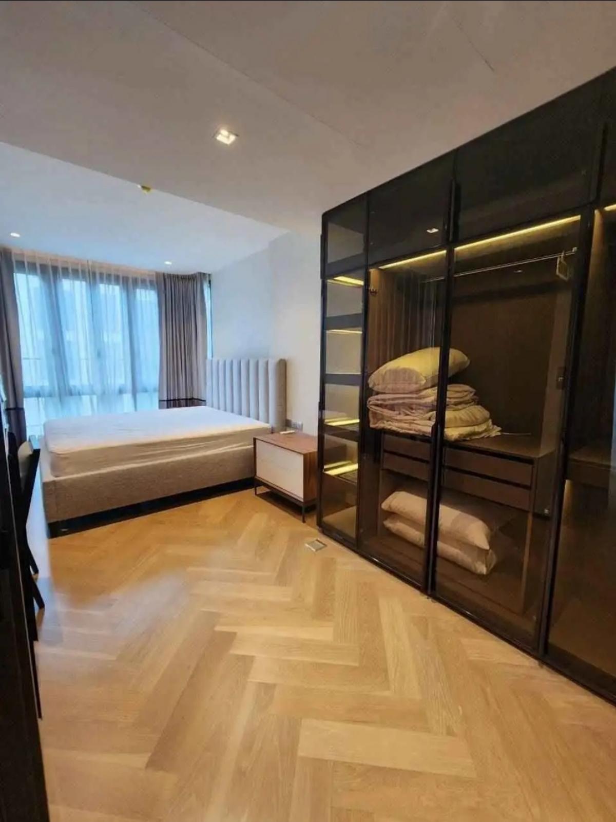 For SaleCondoSukhumvit, Asoke, Thonglor : Beautiful room The Reserve Sukhumvit 61!2 bedrooms 2 bathrooms near Ekkamai BTS priced at 17.9 million.