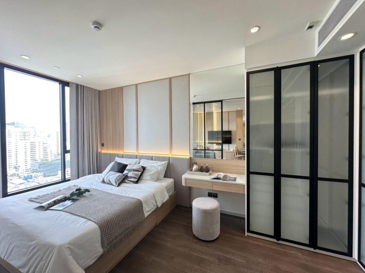 For SaleCondoSukhumvit, Asoke, Thonglor : Condo in the heart of Asoke with beautiful views in a popular shopping areaMuniq Sukhumvit 23 1 bedroom 43 sq.m. Price 9.35 million.