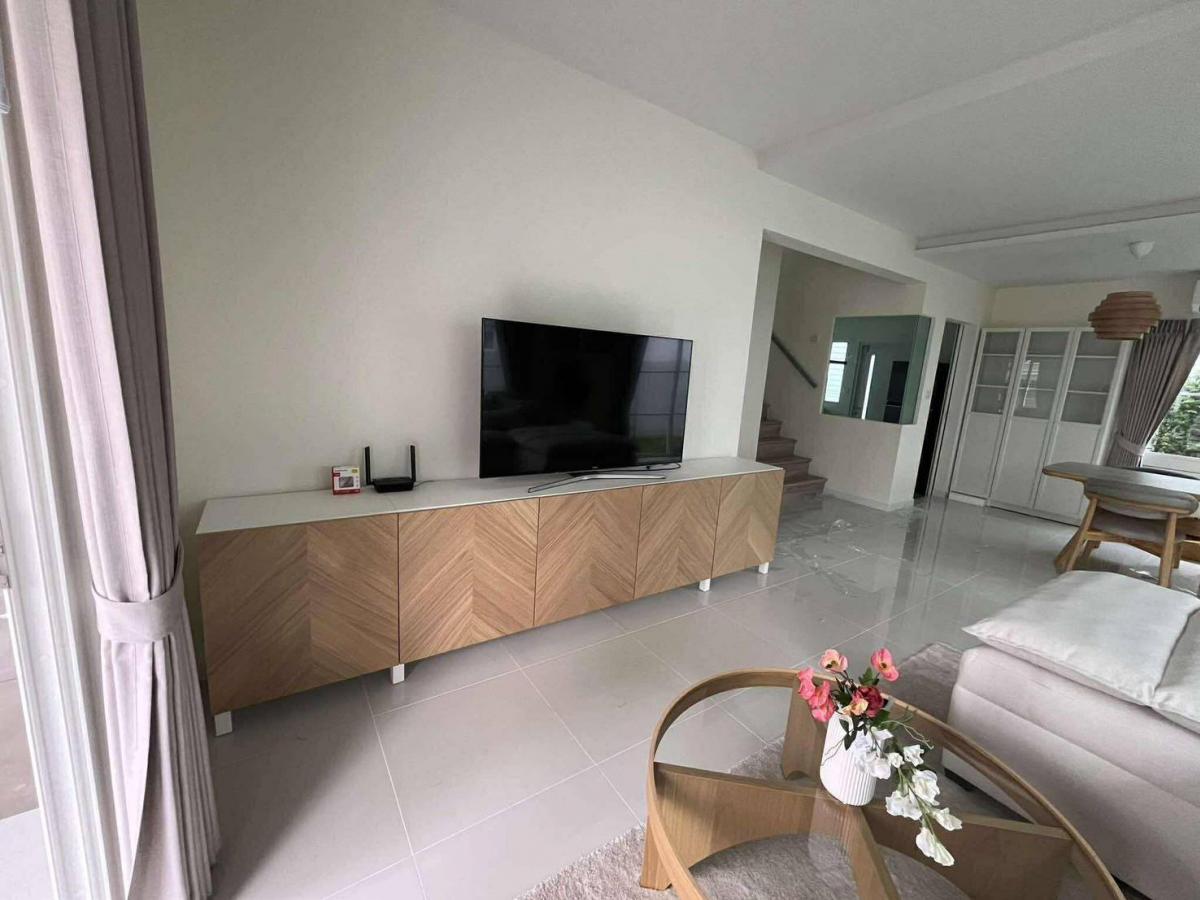 For SaleHouseBangna, Bearing, Lasalle : Townhome Villaggio 3 Srinakarin-Bangna, luxury design, prime location. Awesome price, ready to move in immediately. Invest or live, definitely worth it.
