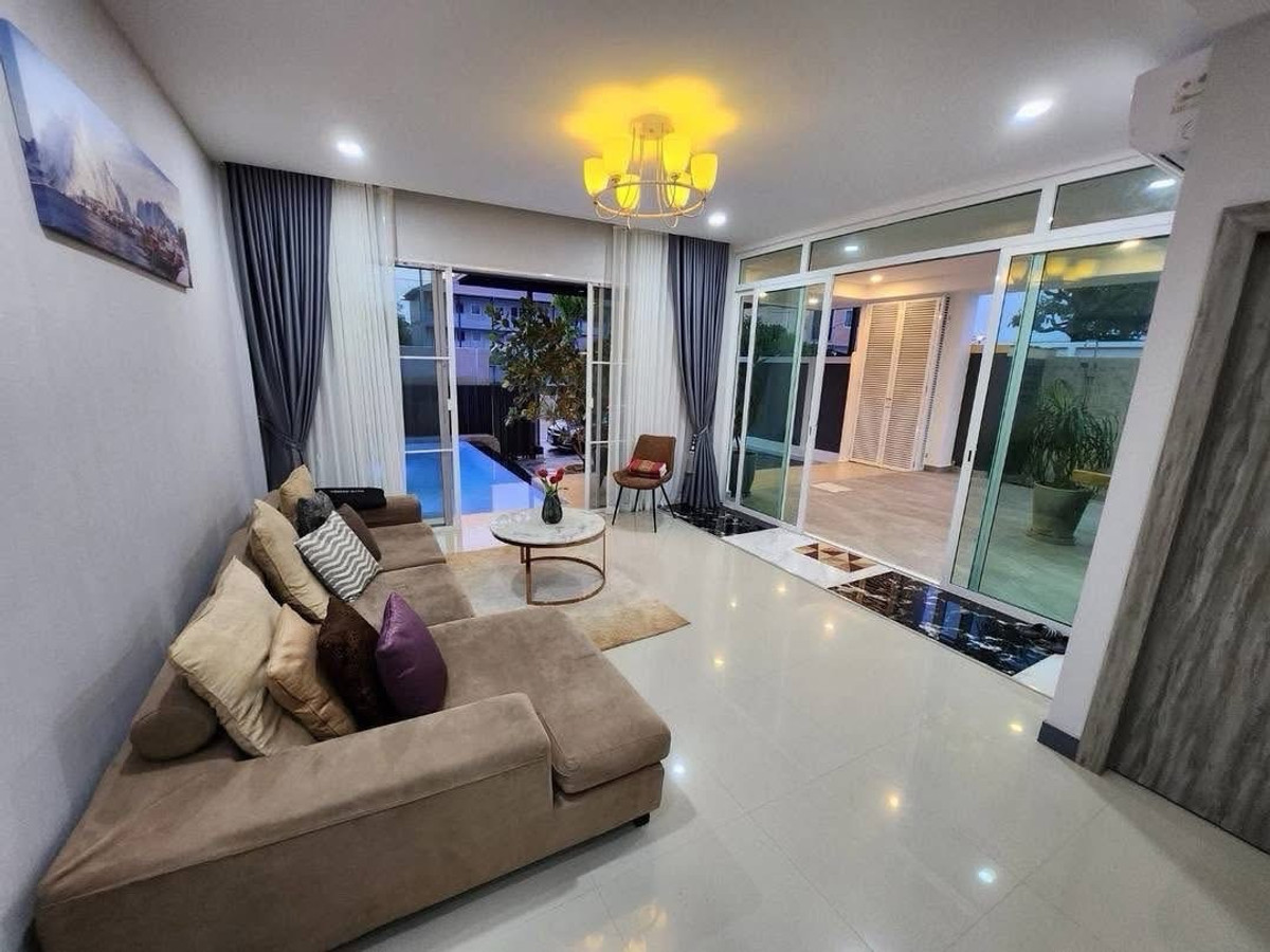 ขายพัทยา บางแสน ชลบุรี สัตหีบ : Pool Villa with 3 stories For Sale !!! South Pattaya 