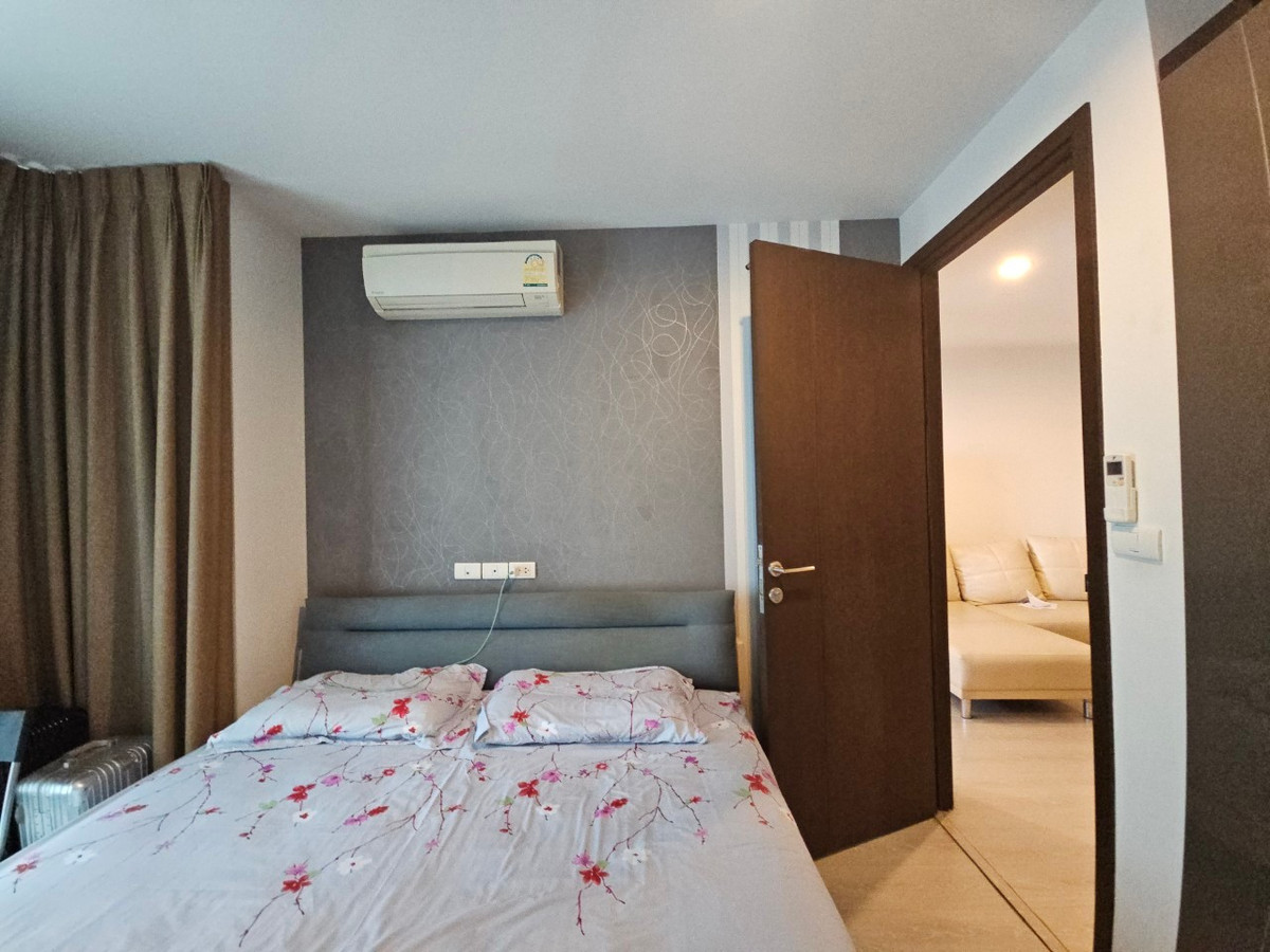 ให้เช่าคอนโดสาทร นราธิวาส : (ไม่รับนายหน้า) ให้เช่า for rent RHYTHM SATHORN NARATHIWAS 20,000B/MONTH พร้อมย้ายเข้า ติดต่อ ไอดี jubilojoy1