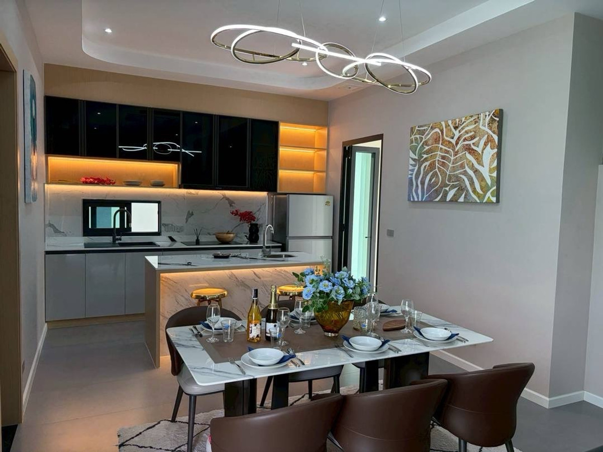 ขายพัทยา บางแสน ชลบุรี สัตหีบ : Modern Luxury Pool Villa @Thap Praya 