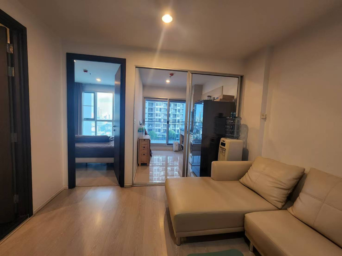 For RentCondoSathorn, Narathiwat : (Not accepting agents) For rent RHYTHM SATHORN NARATHIWAS 20,000B/MONTH Ready to move in, contact ID jubilojoy1