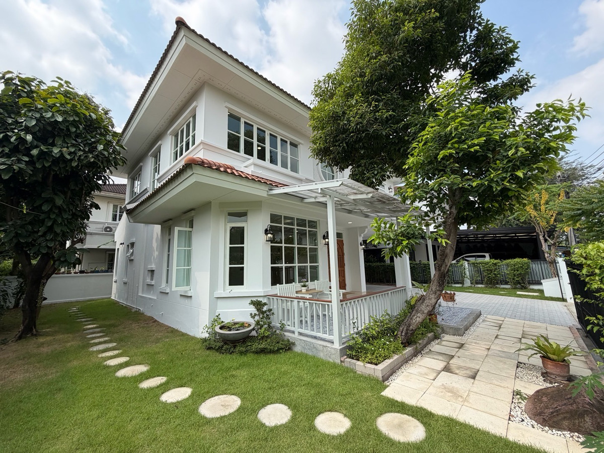 For SaleHouseKasetsart, Ratchayothin : Nantawan Watcharaphon - Phahonyothin ✨ Newly renovated entire house, white, clean, luxurious, ready to move in.