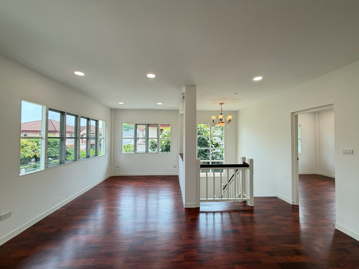 For SaleHouseKasetsart, Ratchayothin : Nantawan Watcharaphon - Phahonyothin ✨ Newly renovated entire house, white, clean, luxurious, ready to move in.