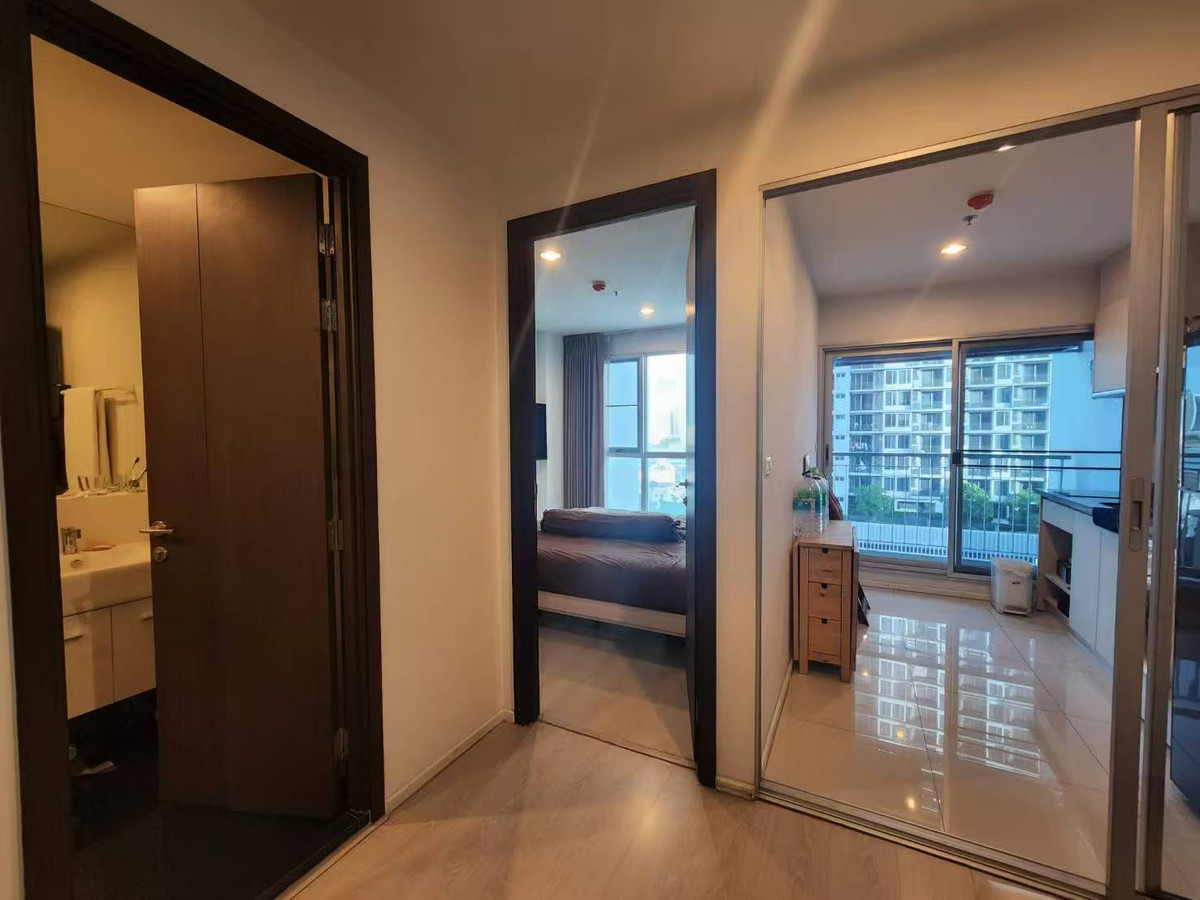 For RentCondoSathorn, Narathiwat : (Not accepting agents) For rent RHYTHM SATHORN NARATHIWAS 20,000B/MONTH Ready to move in, contact ID jubilojoy1