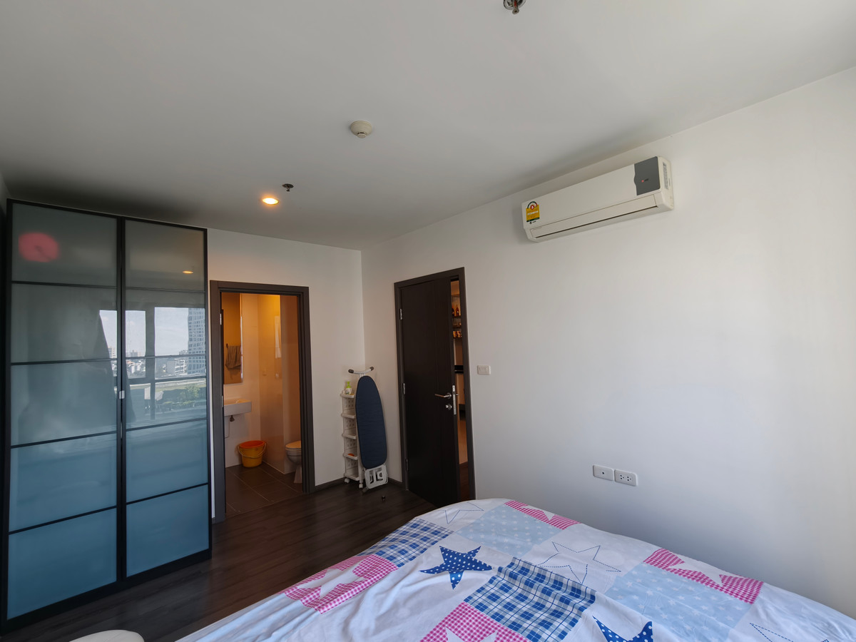 ขายคอนโดอ่อนนุช อุดมสุข : ห้องที่คุ้มค่าที่สุดที่จะซื้อที่ The Base Park East ห้อง Rare Item ใหญ่พิเศษมีเพียงชั้นละห้อง