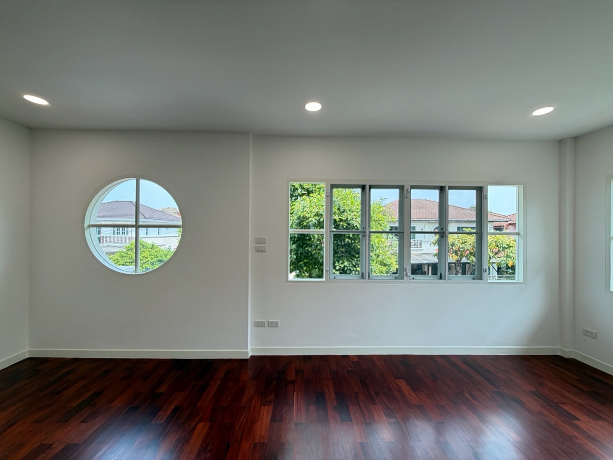 For SaleHouseKasetsart, Ratchayothin : Nantawan Watcharaphon - Phahonyothin ✨ Newly renovated entire house, white, clean, luxurious, ready to move in.