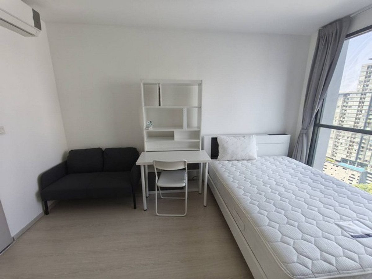 For RentCondoSathorn, Narathiwat : For rent IDEO MOBI SATHORN, studio room size 21.3 sq m, 22nd floor, newly renovated room, near BTS Krung Thonburi station.