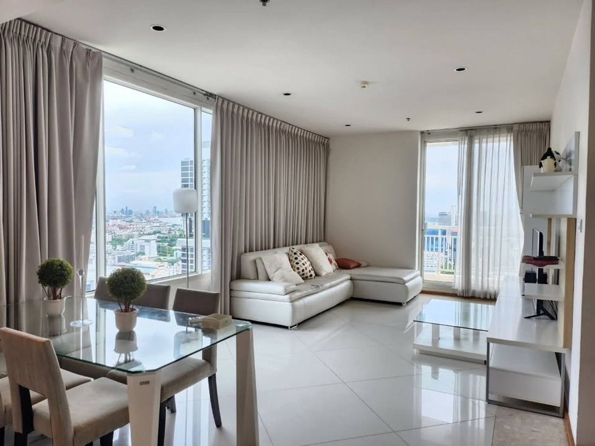 For RentCondoSathorn, Narathiwat : ⭐️ The Empire Place ⭐️ 3 BEDS 3 BATHS 130 sq m. Luxurious room, very beautiful view. Decorated and ready to move in