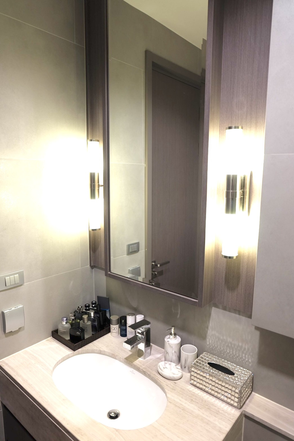 For SaleCondoSathorn, Narathiwat : 🔥 Urgent sale 🔥 Cheapest, beautiful room, exactly as described, spacious room, available, ready to sell. Call 0619824959