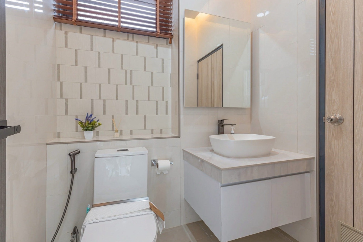 ขายพัทยา บางแสน ชลบุรี สัตหีบ : บ้านเดี่ยว ชั้นเดียว พร้อมสระว่ายน้ำ รวมเฟอร์นิเจอร์เครื่องใช้ไฟฟ้าแต่งครบ 