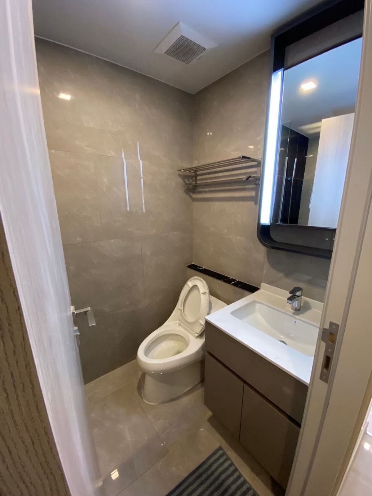 ให้เช่าคอนโดพระราม 9 เพชรบุรีตัดใหม่ RCA : ให้ เช่า ด่วน 195 One9Five Asoke Rama9 วัน ไนน์ ไฟว์ อโศก - พระราม 9 (ห้องใหม่ราคาพิเศษ)