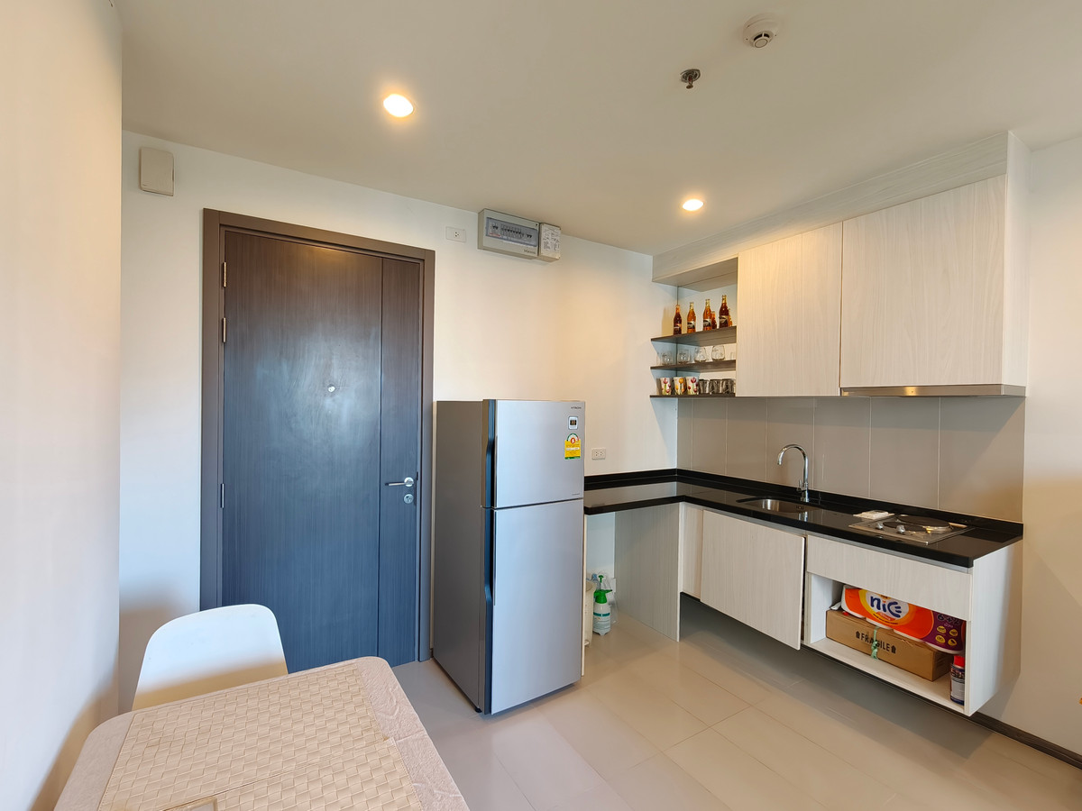 ขายคอนโดอ่อนนุช อุดมสุข : ห้องที่คุ้มค่าที่สุดที่จะซื้อที่ The Base Park East ห้อง Rare Item ใหญ่พิเศษมีเพียงชั้นละห้อง