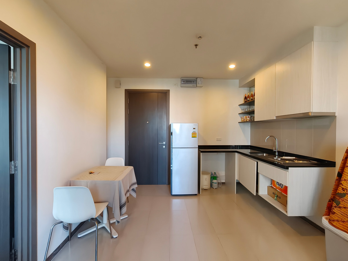 ขายคอนโดอ่อนนุช อุดมสุข : ห้องที่คุ้มค่าที่สุดที่จะซื้อที่ The Base Park East ห้อง Rare Item ใหญ่พิเศษมีเพียงชั้นละห้อง