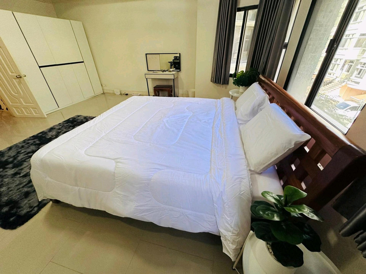 ให้เช่าทาวน์โฮมสุขุมวิท อโศก ทองหล่อ : 📌 ทำเลดี เดินทางสะดวก เข้า–ออกได้หลายเส้นทาง ทั้งสุขุมวิท อโศก เอกมัย ทองหล่อ