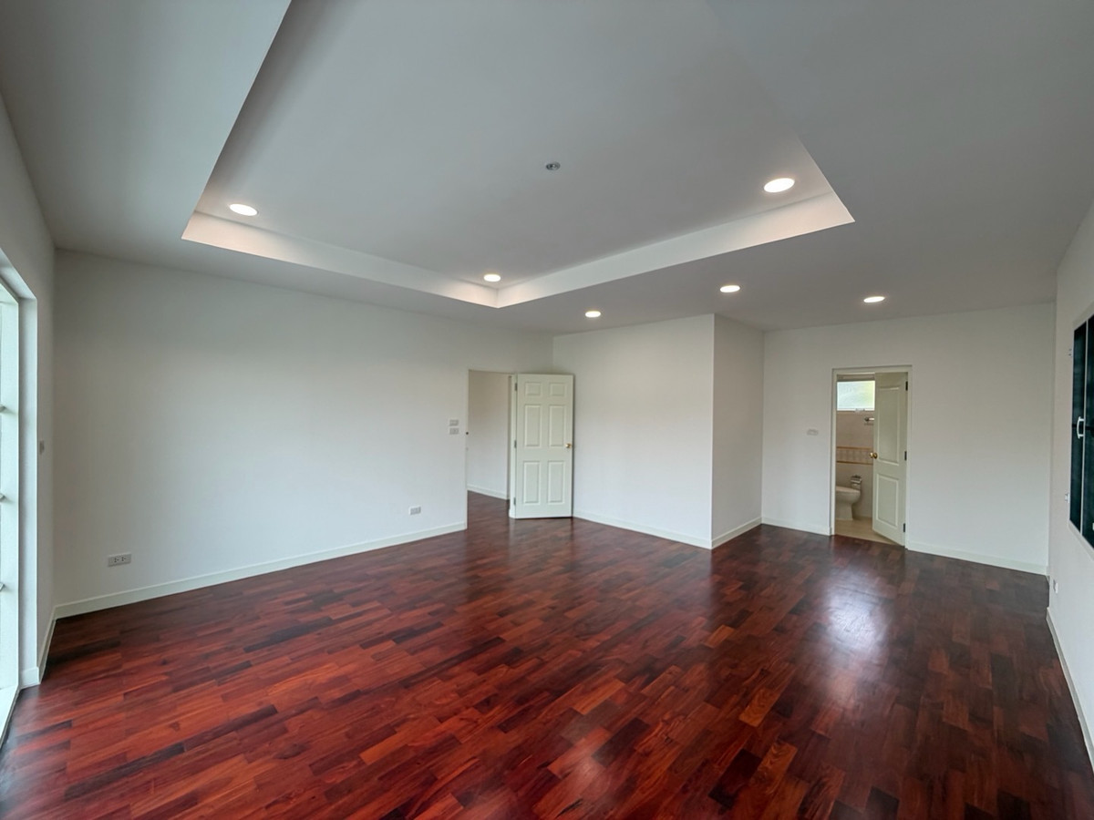 For SaleHouseKasetsart, Ratchayothin : Nantawan Watcharaphon - Phahonyothin ✨ Newly renovated entire house, white, clean, luxurious, ready to move in.