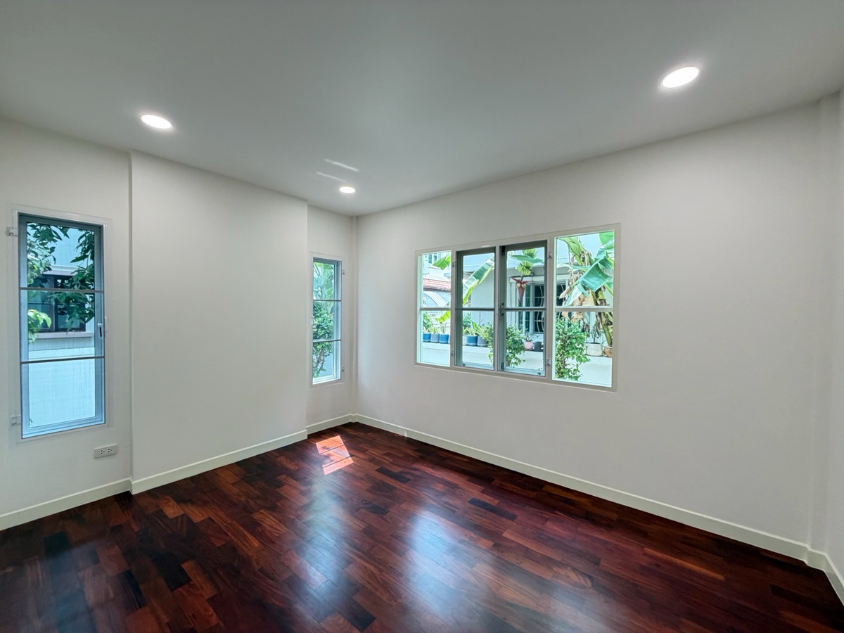 For SaleHouseKasetsart, Ratchayothin : Nantawan Watcharaphon - Phahonyothin ✨ Newly renovated entire house, white, clean, luxurious, ready to move in.