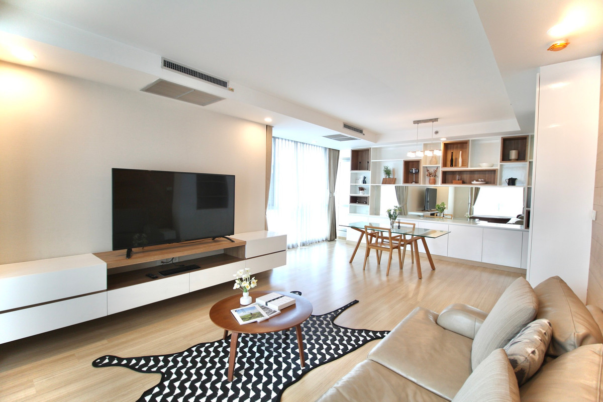 For RentCondoWitthayu, Chidlom, Langsuan, Ploenchit : [Rent] The Rajdamri, large condo with home feel, high floor, in the heart of the city, Lang Suan area.