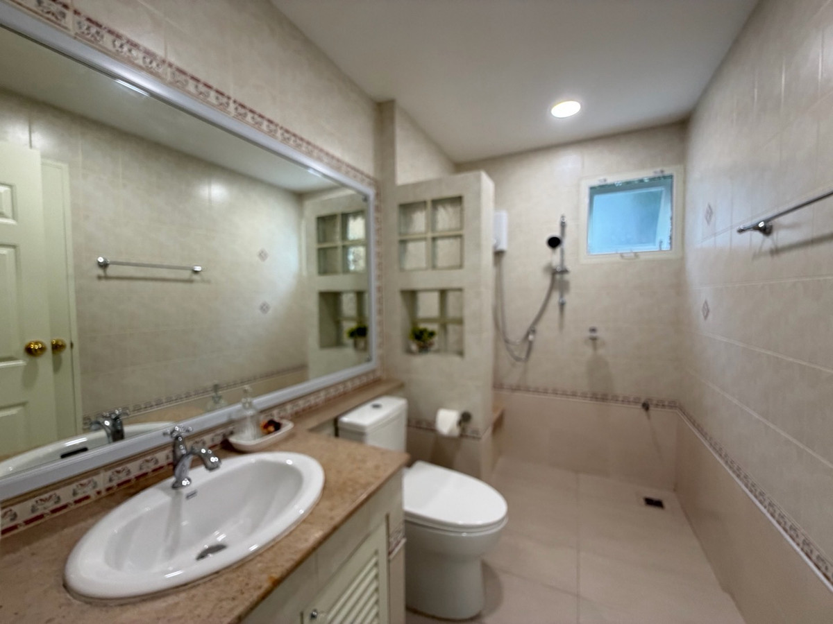 For SaleHouseKasetsart, Ratchayothin : Nantawan Watcharaphon - Phahonyothin ✨ Newly renovated entire house, white, clean, luxurious, ready to move in.