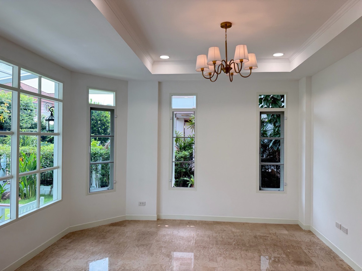 For SaleHouseKasetsart, Ratchayothin : Nantawan Watcharaphon - Phahonyothin ✨ Newly renovated entire house, white, clean, luxurious, ready to move in.