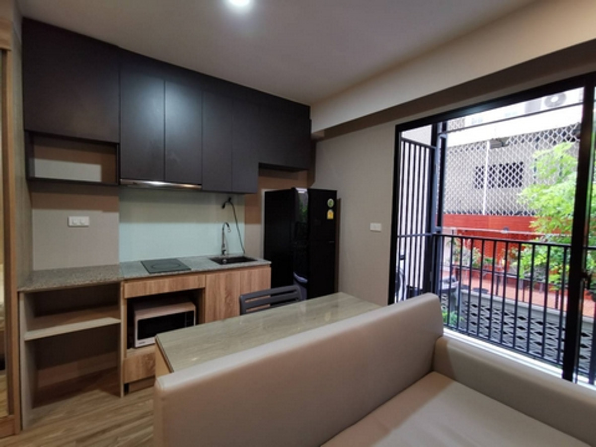 ให้เช่าคอนโดสาทร นราธิวาส : ให้เช่าคอนโด Blossom สาทรเจริญราษฎร์ ขนาด 30 ตรม ใกล้ BTS สุรศักดิ์