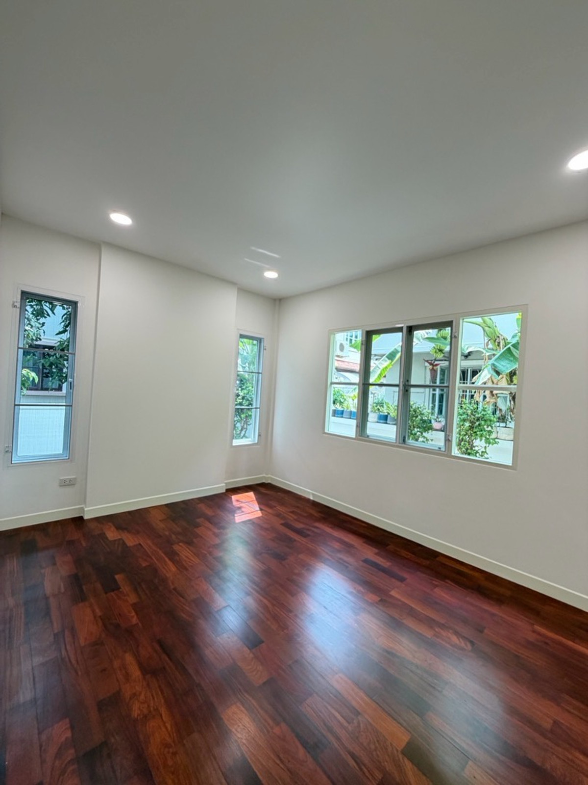 For SaleHouseKasetsart, Ratchayothin : Nantawan Watcharaphon - Phahonyothin ✨ Newly renovated entire house, white, clean, luxurious, ready to move in.