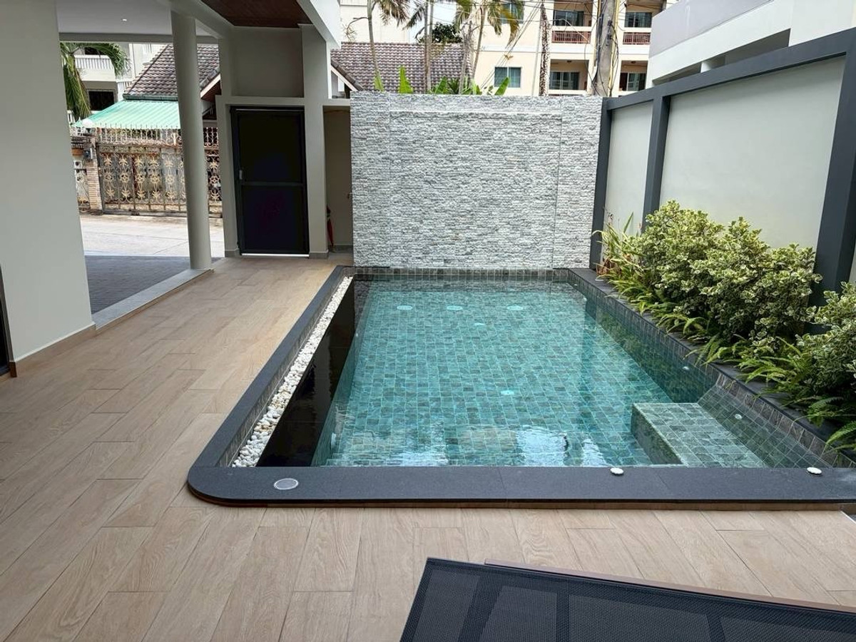 ขายพัทยา บางแสน ชลบุรี สัตหีบ : Modern Luxury Pool Villa @Thap Praya 