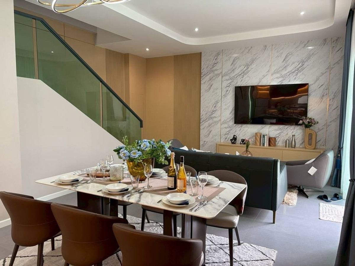 ขายพัทยา บางแสน ชลบุรี สัตหีบ : Modern Luxury Pool Villa @Thap Praya 