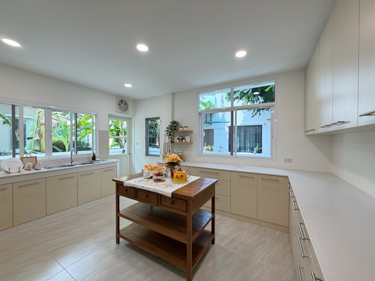 For SaleHouseKasetsart, Ratchayothin : Nantawan Watcharaphon - Phahonyothin ✨ Newly renovated entire house, white, clean, luxurious, ready to move in.