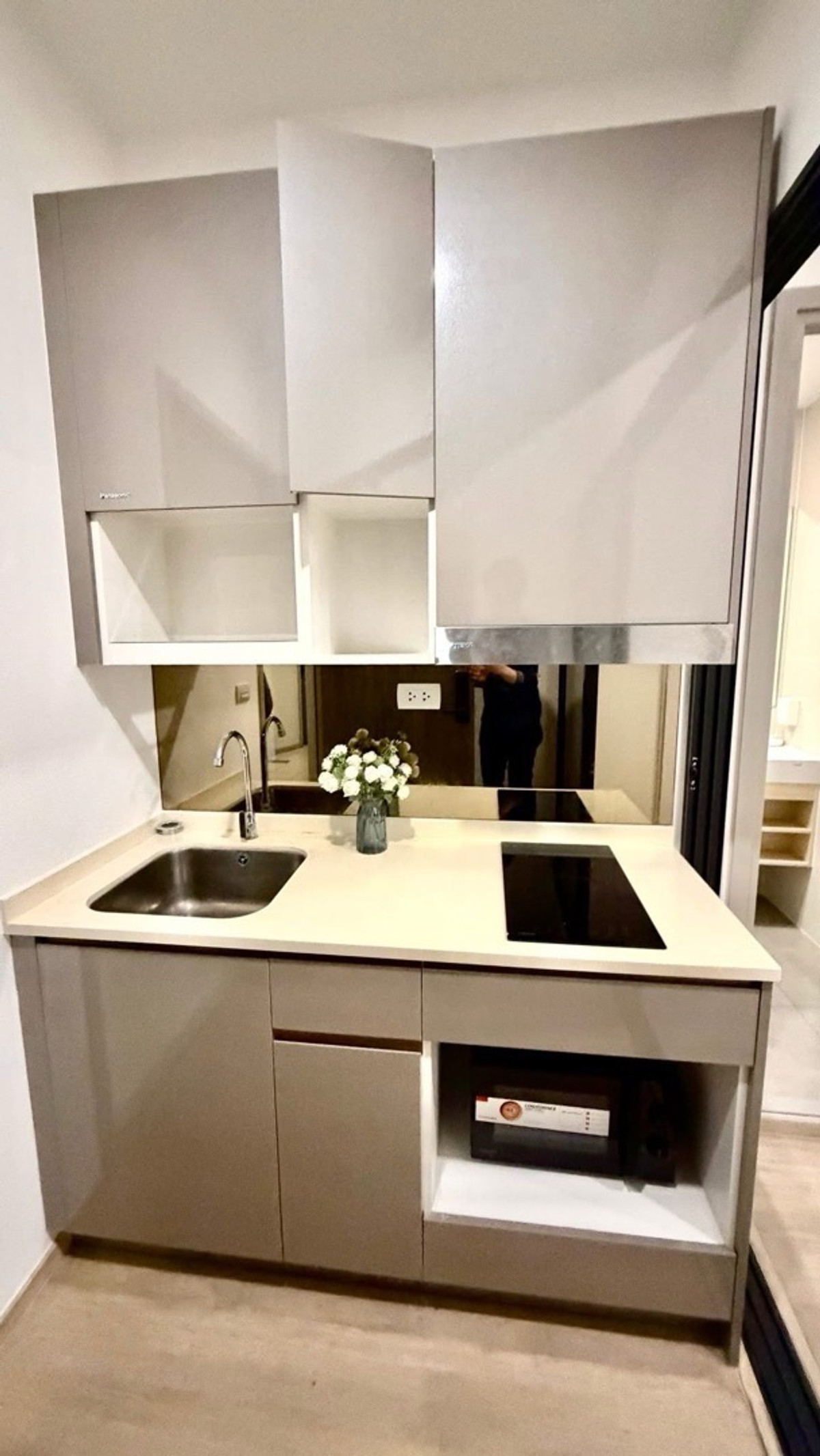 For RentCondoPattanakan, Srinakarin : For rent, beautiful room, ready to move in, next to the BTS.