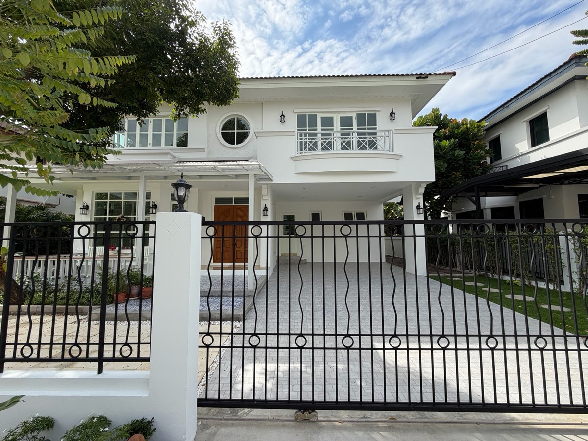 For SaleHouseKasetsart, Ratchayothin : Nantawan Watcharaphon - Phahonyothin ✨ Newly renovated entire house, white, clean, luxurious, ready to move in.