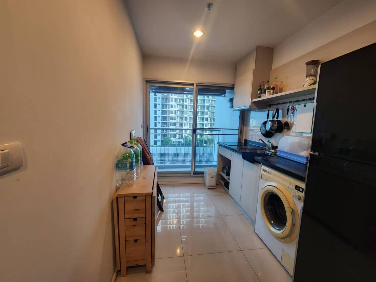 For RentCondoSathorn, Narathiwat : (Not accepting agents) For rent RHYTHM SATHORN NARATHIWAS 20,000B/MONTH Ready to move in, contact ID jubilojoy1