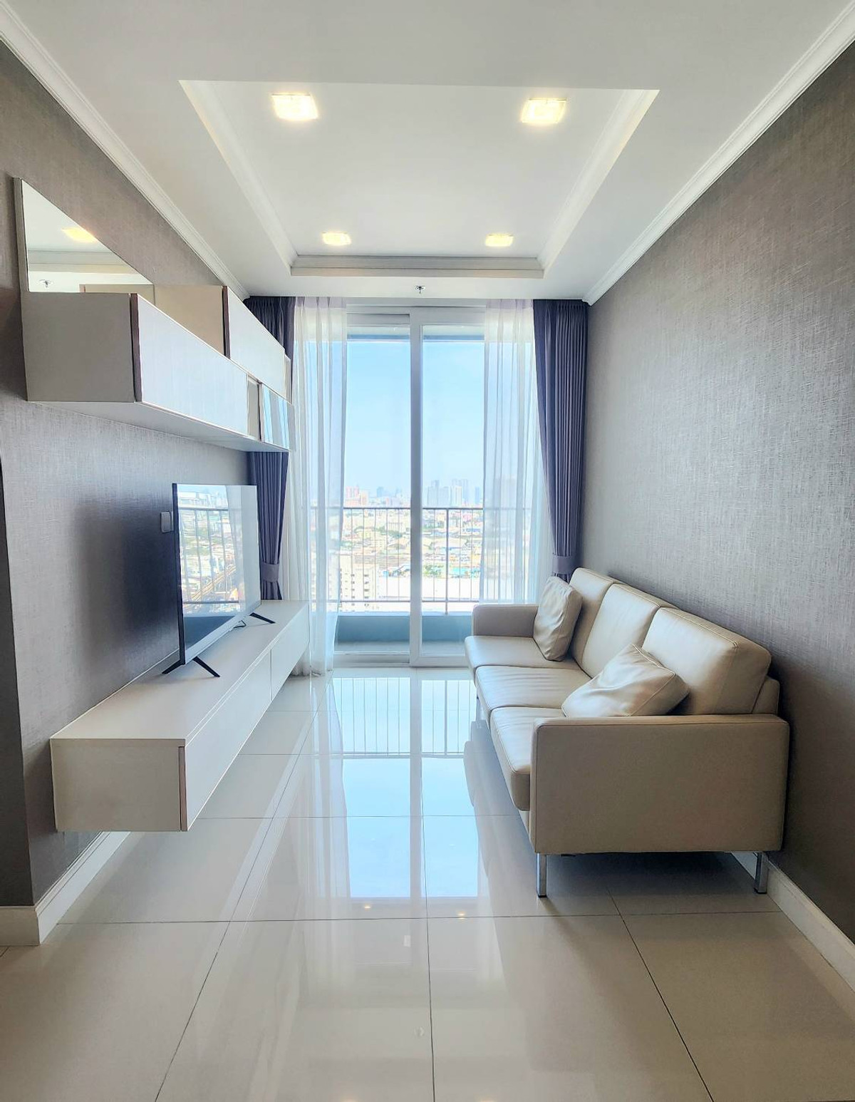 For RentCondoSamut Prakan,Samrong : For rent 2 bedrooms condo “The Metropolis Samrong“ next to BTS Samrong.