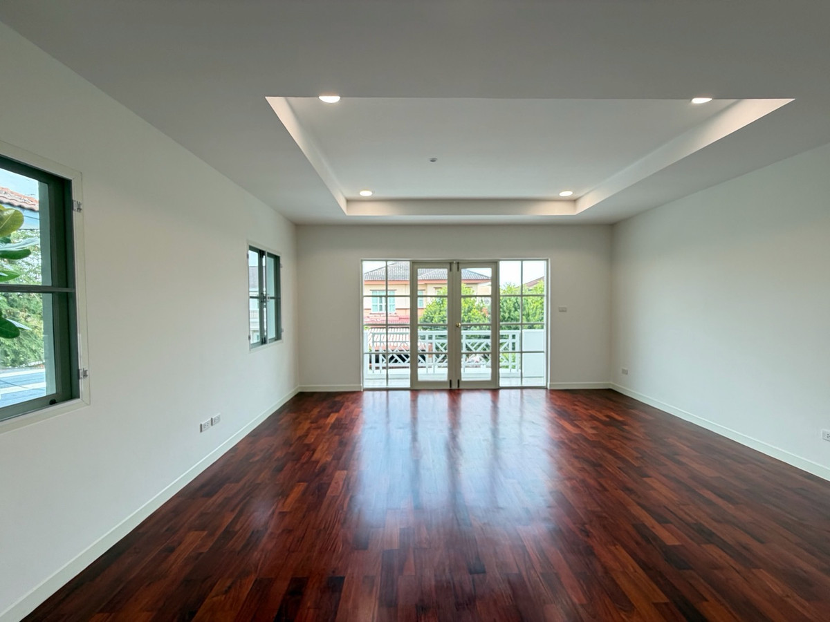 For SaleHouseKasetsart, Ratchayothin : Nantawan Watcharaphon - Phahonyothin ✨ Newly renovated entire house, white, clean, luxurious, ready to move in.