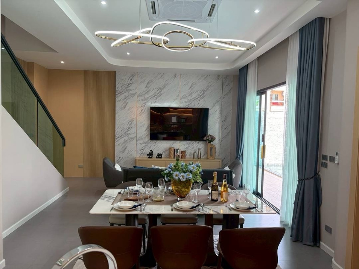 ขายพัทยา บางแสน ชลบุรี สัตหีบ : Modern Luxury Pool Villa @Thap Praya 