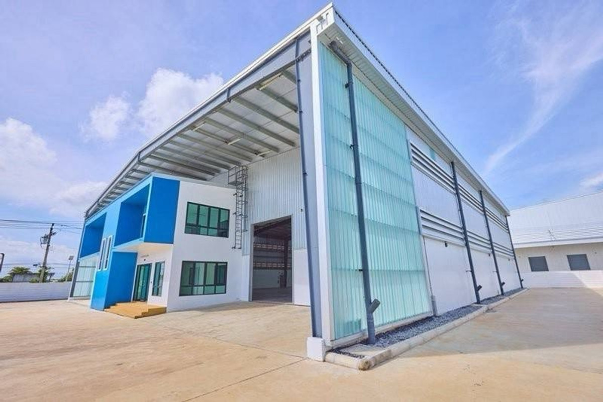 For RentFactorySamut Prakan,Samrong : 🏭 Stand Alone Factory / Warehouse for Rent | General Zone
Thepharak Road, Samut Prakan Province

💰 Rental Rate: 210 THB/sq.m./month
🔸 Security Deposit: 3 months
🔸 Advance Rental: 1 month

📐 Property Details

	•	Total Usable Area: 982 sq.m.