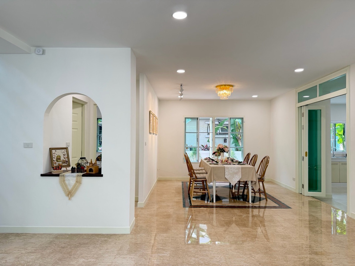 For SaleHouseKasetsart, Ratchayothin : Nantawan Watcharaphon - Phahonyothin ✨ Newly renovated entire house, white, clean, luxurious, ready to move in.
