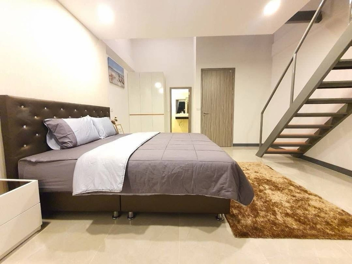 ขายพัทยา บางแสน ชลบุรี สัตหีบ : Pool Villa with 3 stories For Sale !!! South Pattaya 