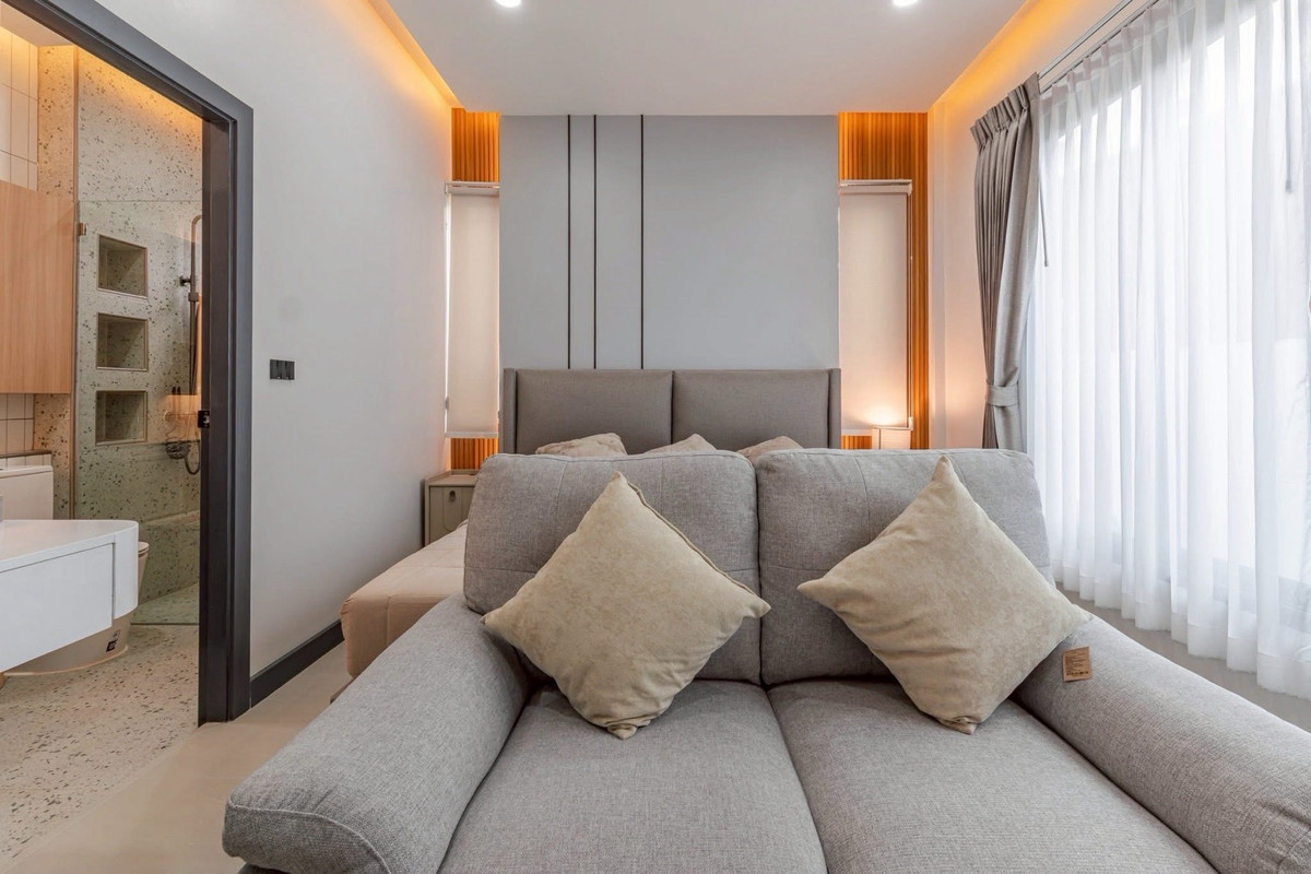 ขายพัทยา บางแสน ชลบุรี สัตหีบ : บ้านเดี่ยว ชั้นเดียว พร้อมสระว่ายน้ำ รวมเฟอร์นิเจอร์เครื่องใช้ไฟฟ้าแต่งครบ 