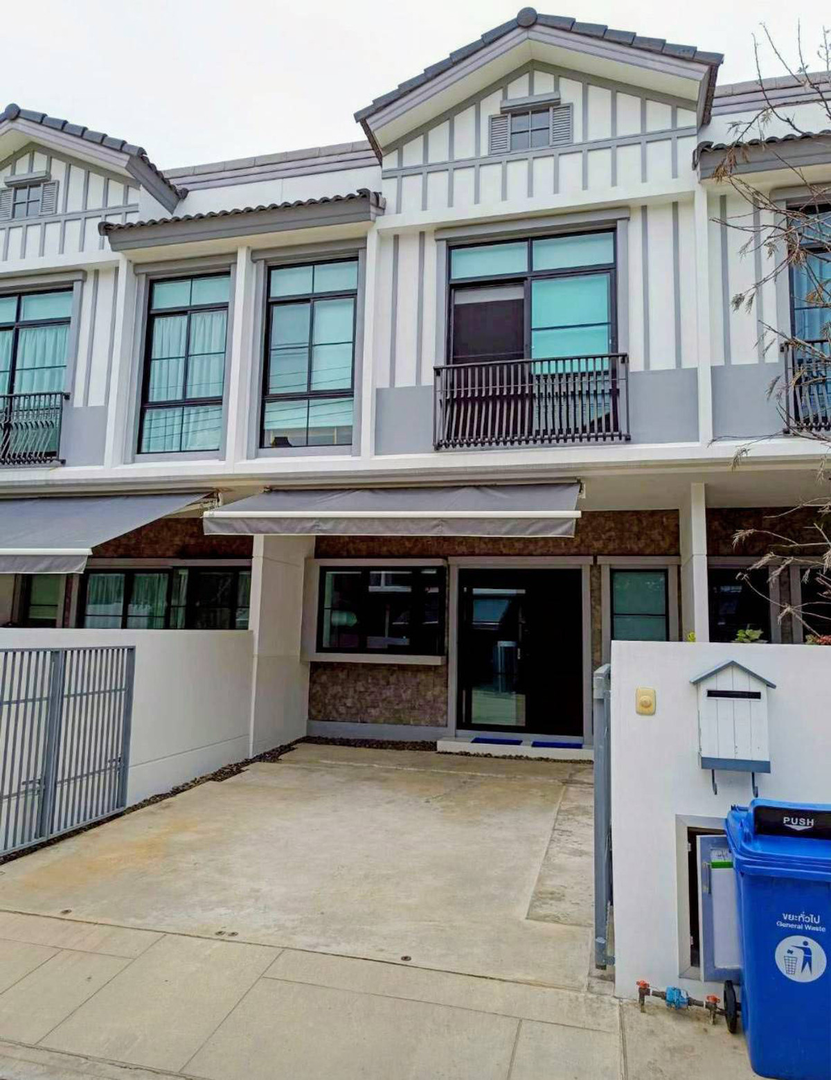 ให้เช่าทาวน์โฮมบางนา แบริ่ง ลาซาล : Indy 5 Bangna Km.7 for rent