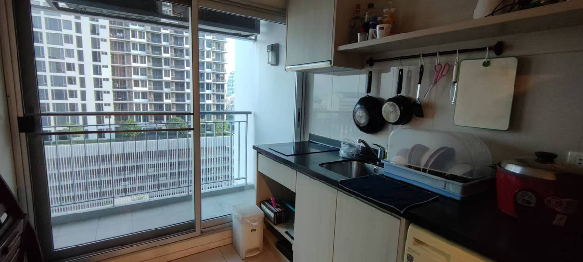 For RentCondoSathorn, Narathiwat : (Not accepting agents) For rent RHYTHM SATHORN NARATHIWAS 20,000B/MONTH Ready to move in, contact ID jubilojoy1