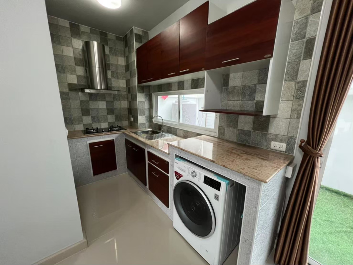 For RentTownhomePhutthamonthon, Salaya : Townhome for rent, decorated and ready to move in. Forre Village, Salaya (road behind Mahidol University and Rajamangala University of Technology Rattanakosin)