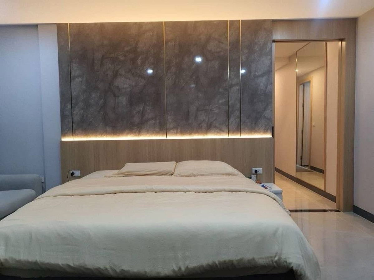 ขายพัทยา บางแสน ชลบุรี สัตหีบ : Pool Villa with 3 stories For Sale !!! South Pattaya 