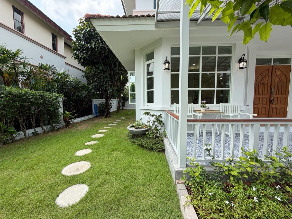For SaleHouseKasetsart, Ratchayothin : Nantawan Watcharaphon - Phahonyothin ✨ Newly renovated entire house, white, clean, luxurious, ready to move in.