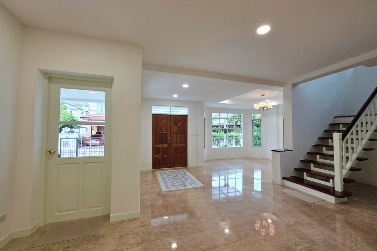 ขายบ้านเกษตรศาสตร์ รัชโยธิน : ขายบ้านหลังใหญ่ 85 ตร.วา โฮมมี่สไตล์ นันทวันวัชรพล ใหม่มาก พร้อมอยู่