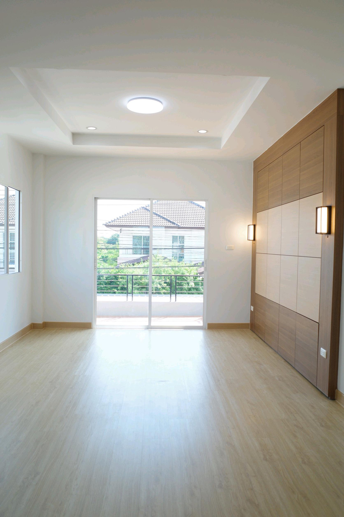 For SaleHouseMin Buri, Romklao : 2-story detached house, Piam Phirom Village, Soi Mitmaitri, Fashion Island Department Store, The Promenade, Big C Minburi, Minburi Market, Lotus Minburi, renovated and ready to move in.